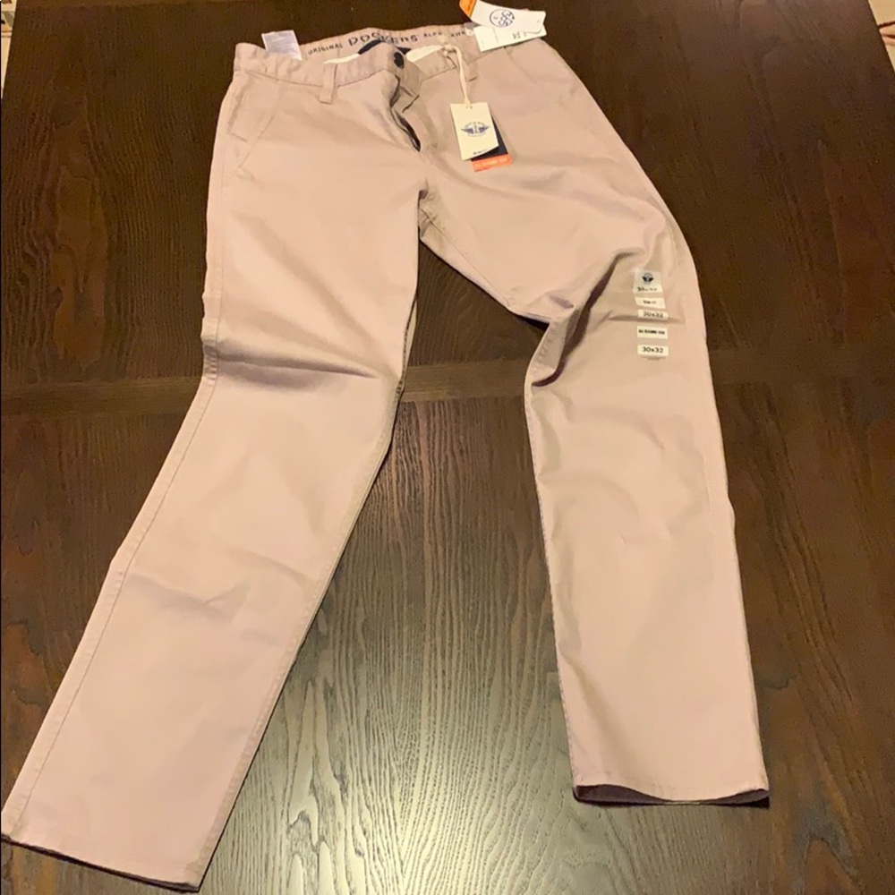 New Men’s Alpha Khaki slim fit Dockers